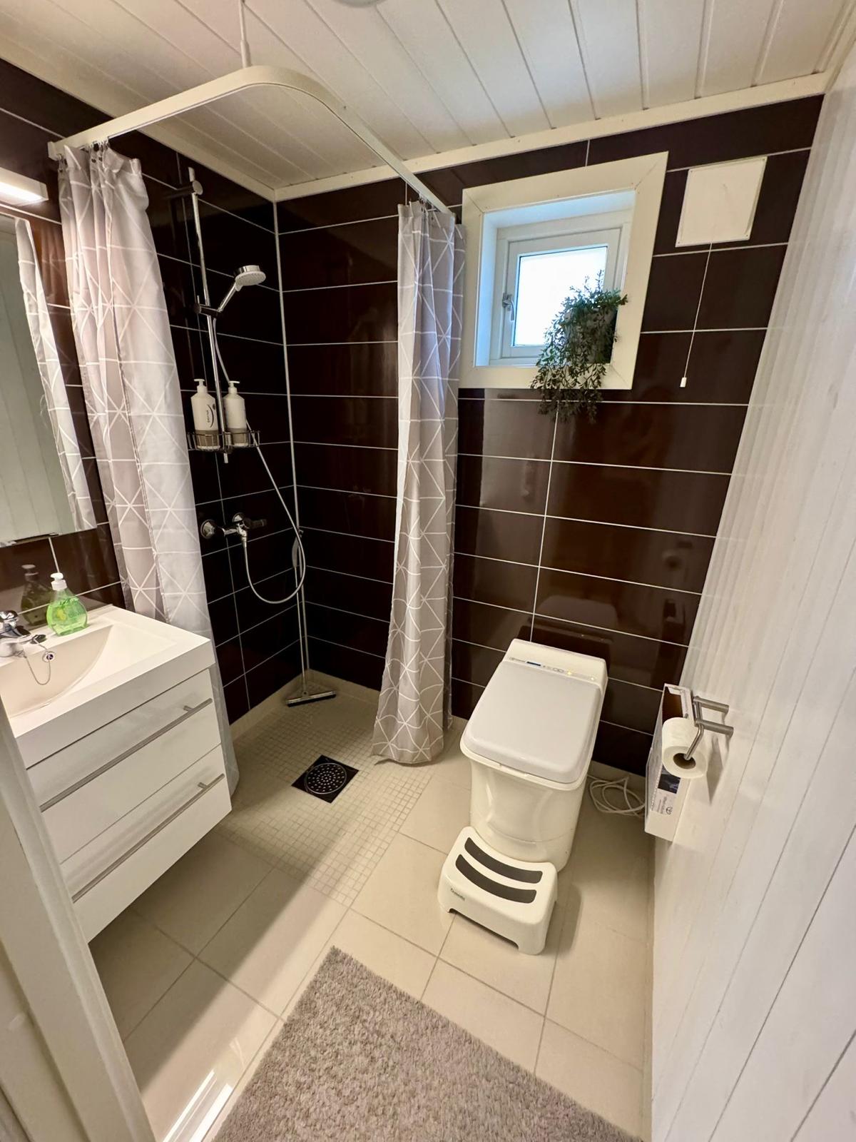 Kylpyhuone Villa Sjøsiden, Tennevoll